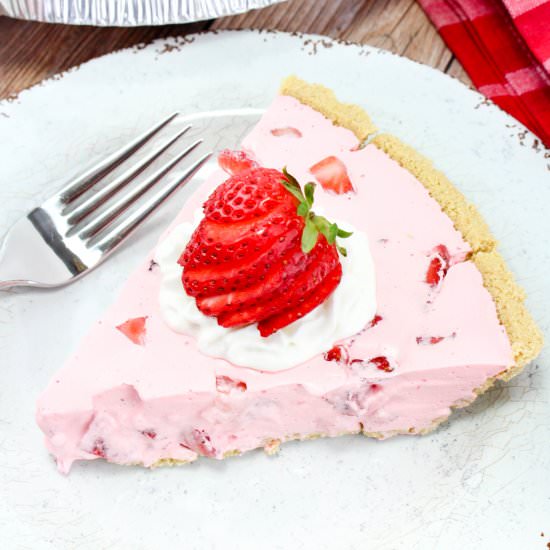 No-Bake Strawberry Jello Pie