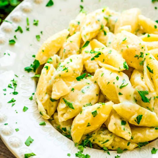 Cheesy Garlic Butter Noodles