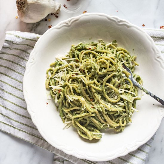 Gluten-Free Garlic Kale Pesto Pasta