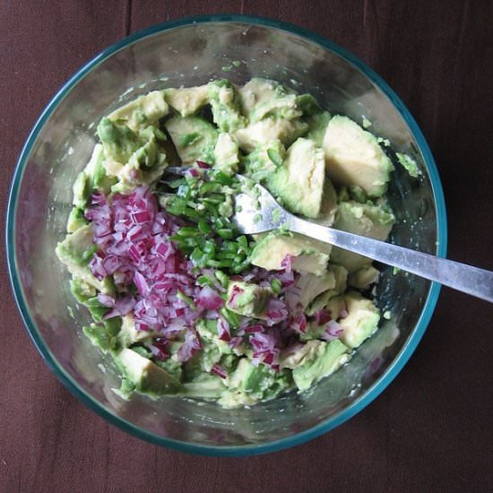 5-Ingredient Easy Guacamole