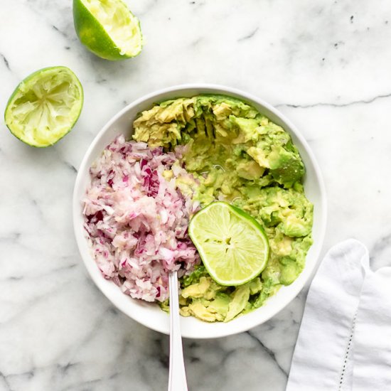 Delicious + Easy Guacamole!