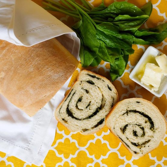 Spinach Swirl Sandwich Bread