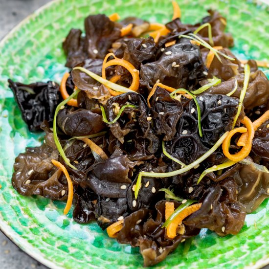 Wood ear mushrooms salad