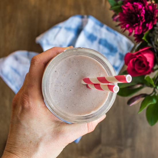 Banana, Hemp & Strawberry Smoothie