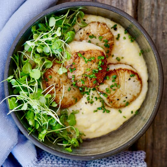 Scallops With Cheese Grits