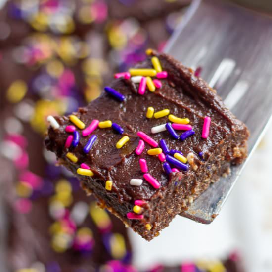 Vegan No-Bake Fudgy Brownies