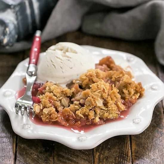 Easy Rhubarb Crisp