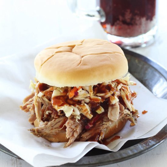 Slow Cooker Pulled Pork Sandwiches