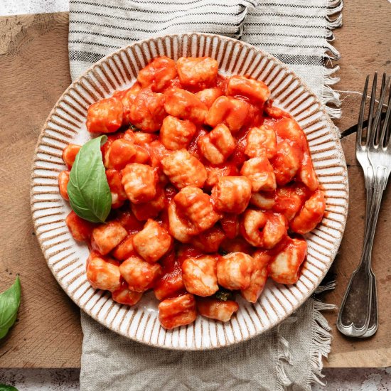 FLUFFY VEGAN GNOCCHI