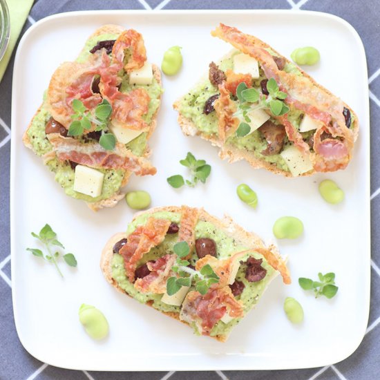 Crostini with fava bean and bacon