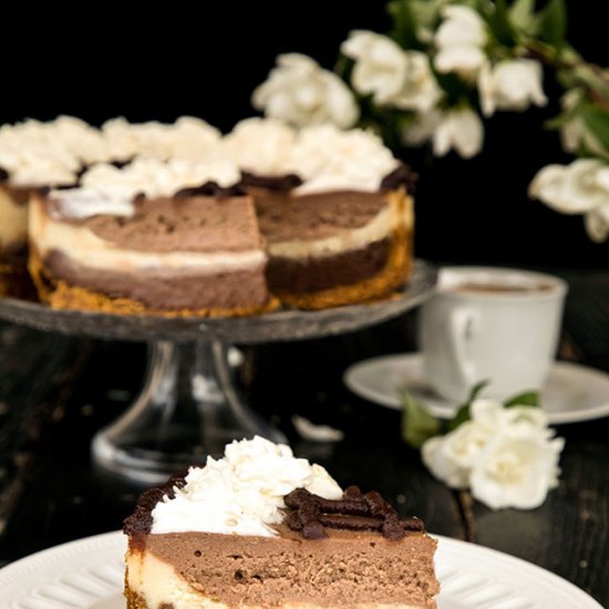 Chocolate cheesecake in three color