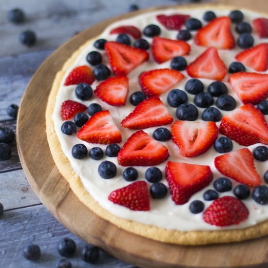 FRESH FRUIT PIZZA