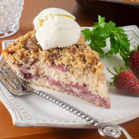 Strawberry Buckle with Pecan Streus