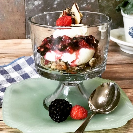 Keto “Granola Yogurt” Berry Parfait