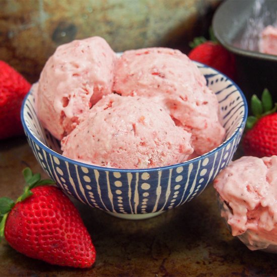 Roasted strawberry ice cream