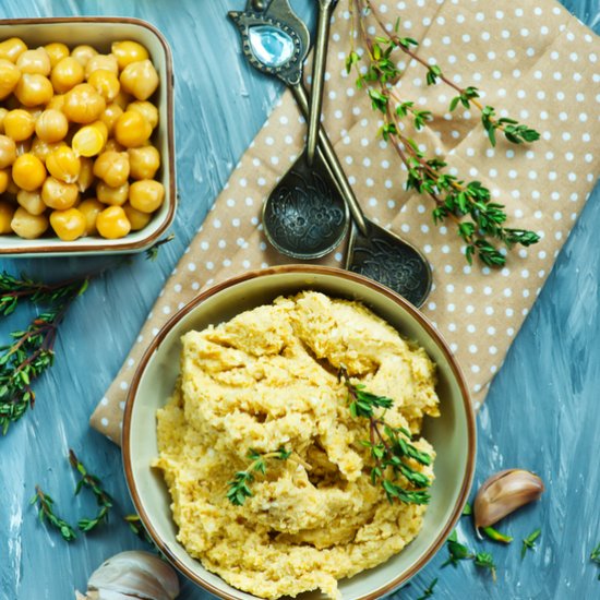 Simple and Easy Hummus