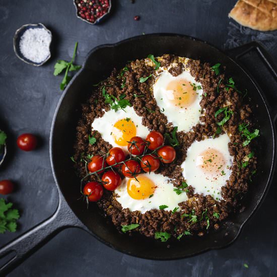 Easy Minced Meat and Poached Eggs