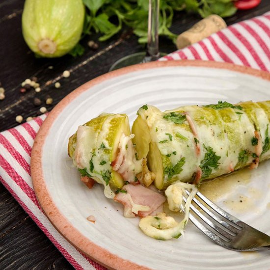 Zucchini with ham and cheese