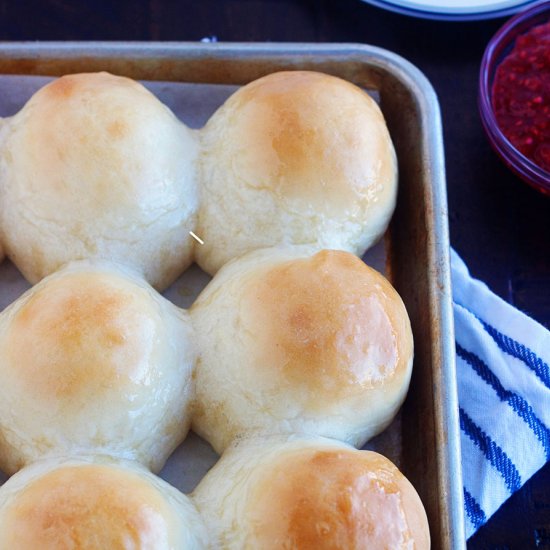 Delicious & Quick Dinner Rolls