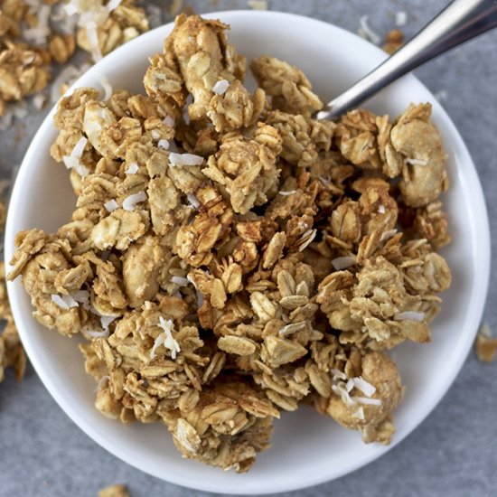 Cashew Coconut Granola (V, GF)