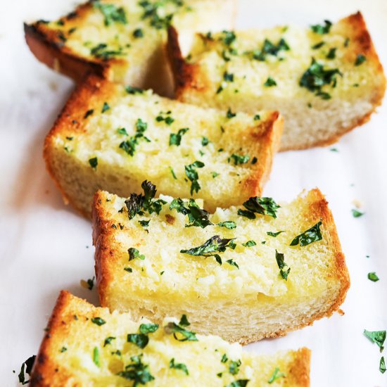 Easy Homemade Garlic Bread