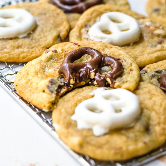 Maple chocolate pretzel cookies