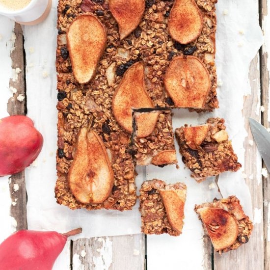 Baked Pear Oatmeal with Walnuts