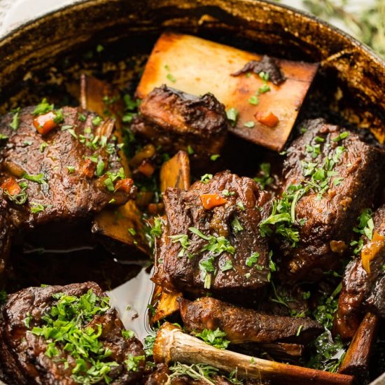 OVEN BRAISED SHORT RIBS [+ VIDEO]