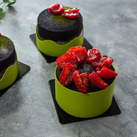 Matcha Black Sesame Petit Gateaux