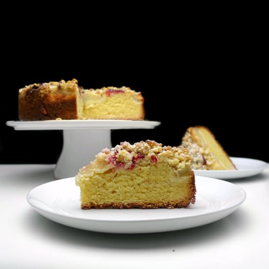 Pear and Raspberry Crumble Cake