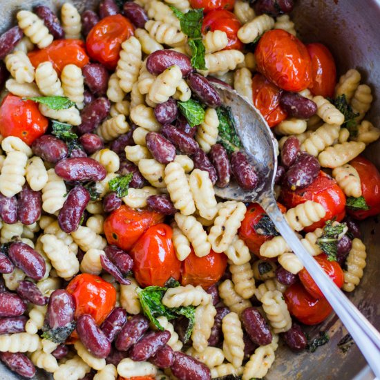 Pasta with beans and tomatoes