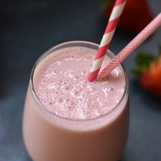 Strawberry Greek Yogurt Smoothie