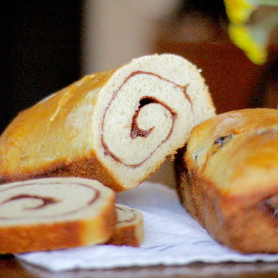 Cinnamon Raisin Swirl Bread