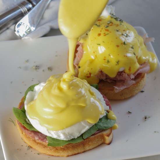 1 Minute Hollandaise Sauce