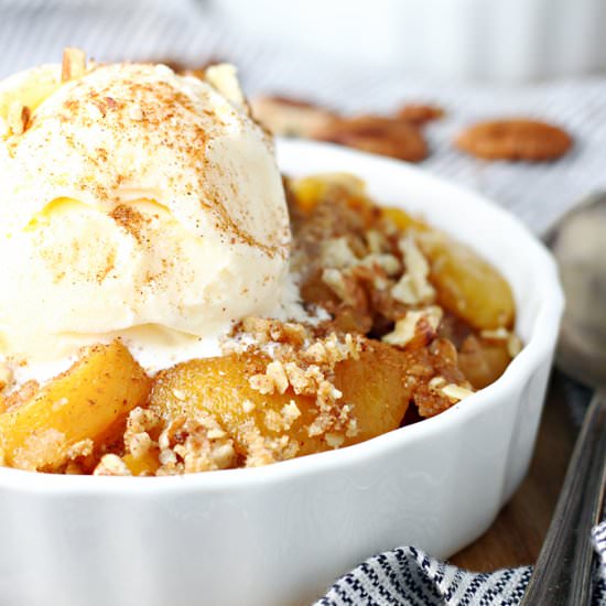 Slow Cooker Peach Cobbler