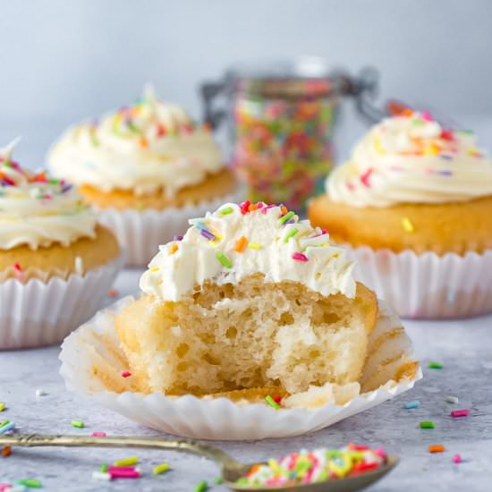 Vegan Vanilla Cupcakes