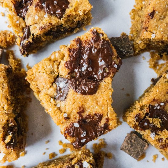 CHOCOLATE CHIP COOKIE BLONDIE BARS