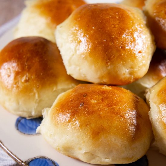 Homemade Garlic Bread Rolls