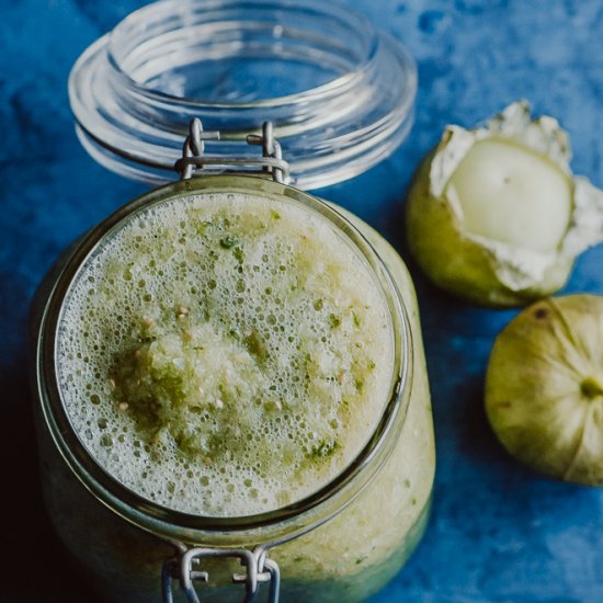 Easy Fresh Tomatillo Salsa Verde