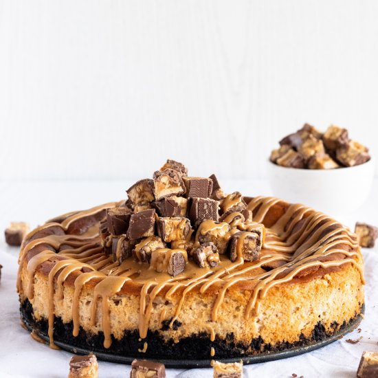 Snickers Peanut Butter Cheesecake