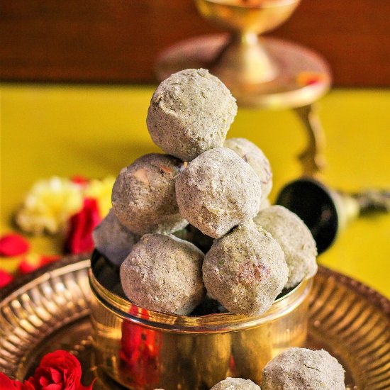 PACHA PAYIR LADOO / GREENGRAM LADDU