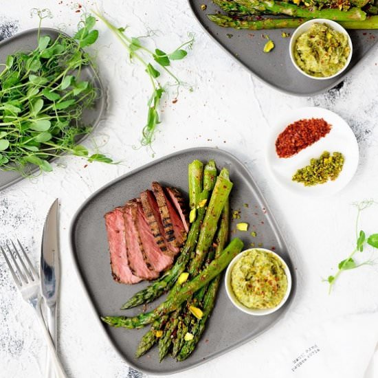 Beef steak with asparagus