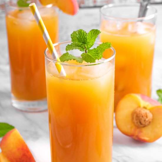 Simple Peach Iced Tea