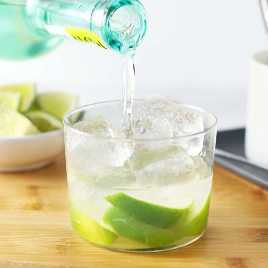 How to Make a Caipirinha