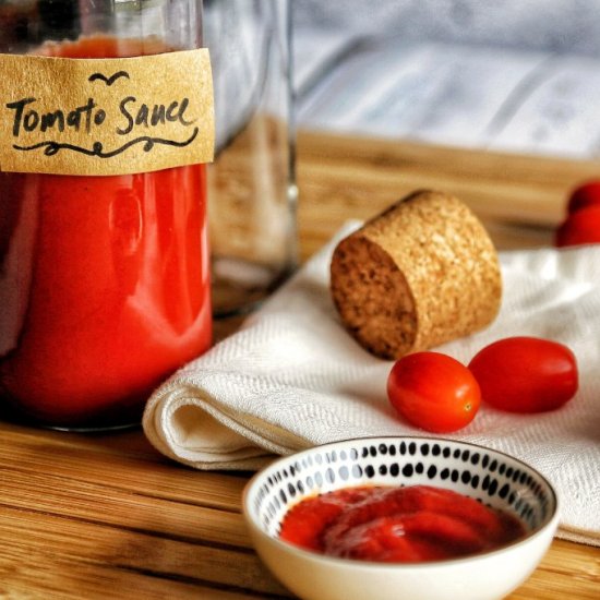 Homemade tomato sauce (ketchup)