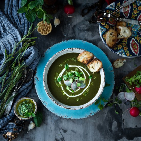 Spinach Shorba with Mint Pesto