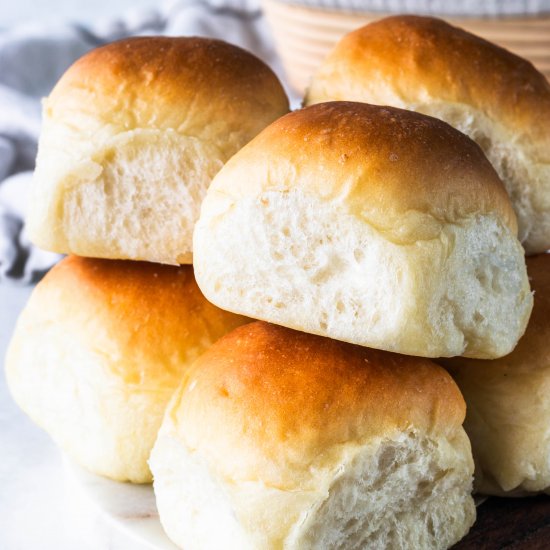 Vegan Dinner Rolls