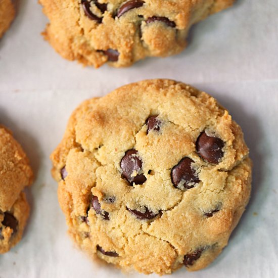 keto chocolate chip cookies