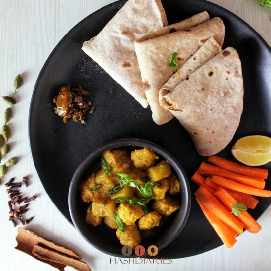 Mealmaker or Soya Chunks Curry