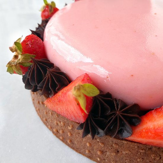 chocolate tart with strawberry